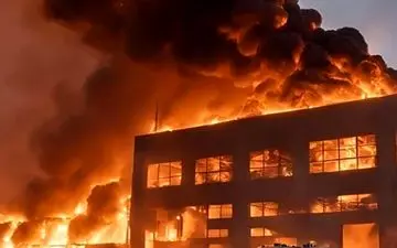 کارخانه موبایل آیفون در آتش سوخت!

