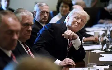 تعریف و تمجیدهای عجیب از ترامپ