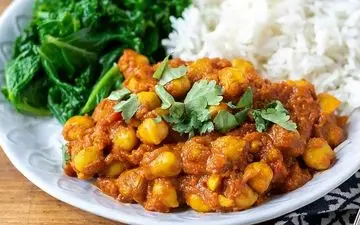 طرز تهیه خورش نخود با گوشت چرخ‌کرده؛ لذیذ و مجلسی