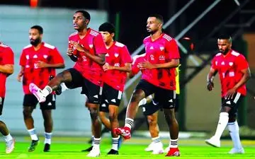 پیشکسوت فوتبال امارات: بازیکنان باید مقابل ایران مبارز و جنگجو باشند 