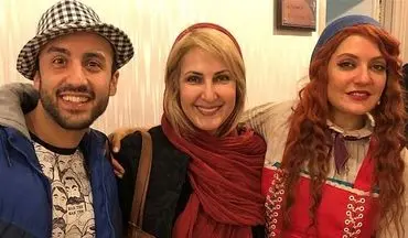  مهناز افشار و خانم بازیگر در یک تئاتر