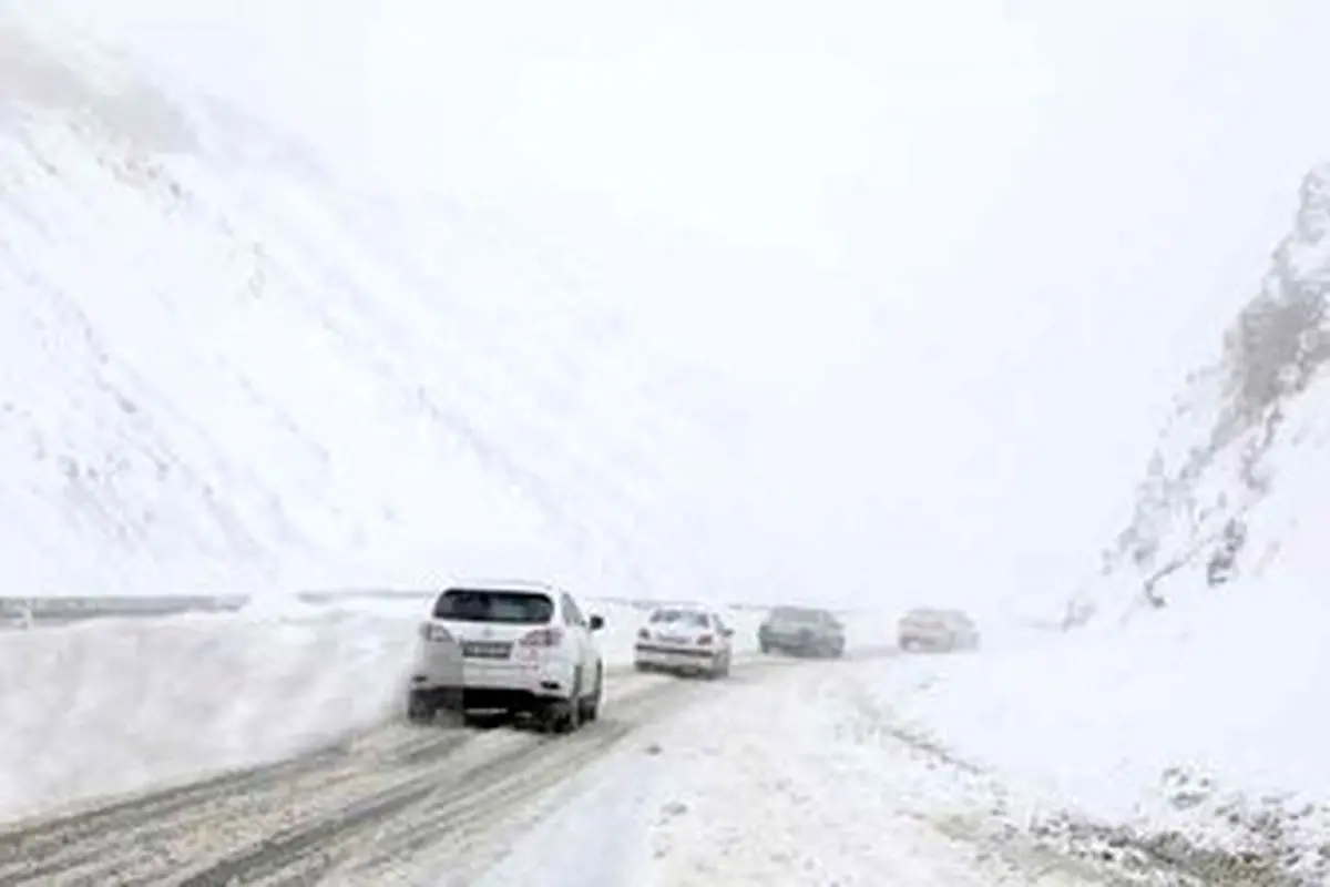  بارش برف و باران در محورهای پنج استان کشور