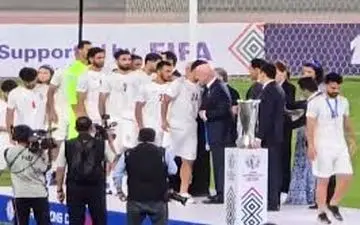 صحبت‌‎های درگوشی کنعانی‌زادگان با رییس فیفا!