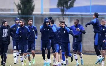 بازگشت مدافع مصدوم به تمرینات استقلال