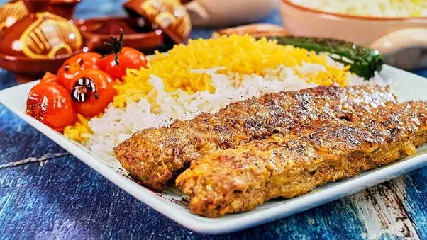 طرز تهیه کباب تابه‌ای مرغ با چاشنی‌های دلنشین