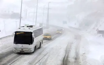 
برف و باران در محورهای سه استان  