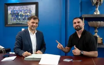  مهرداد محمدی رسما آبی‌پوش شد