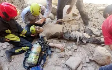 ریزش دیوار گارگاه کفاشی در بازار تبریز/ کفاش مصدوم شد 