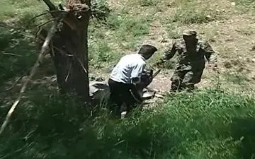 حمله قاچاقچی چوب با اره برقی به یک مامور در زنجان