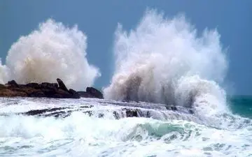 بندر مسافربری قشم تعطیل شد