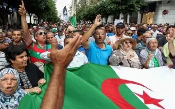 تظاهرات الجزایری‌ها در محکومیت دخالت‌های اروپا