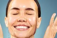 مراقبت از پوست| دقیقا چند دقیقه باید صورتمان را بشوییم؟

