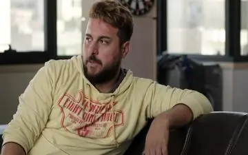 وقتی که محسن کیایی خود شیفته میشود!|وقتی محسن کیایی برای خوبی هایش نوشابه باز می کند!
