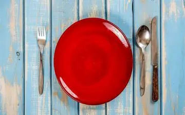 تاثیر رنگ بشقاب در طعم غذا