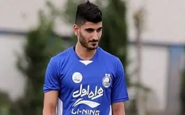 سرمربی ” استقلال ” مدافع این تیم را اخراج کرد