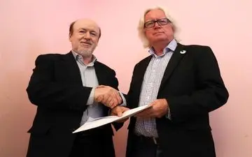  نقدی بر صحبت عجیب افتخاری و تعجب شفر؛ مدیرعامل استقلال احساساتی شد یا رفتنی؟