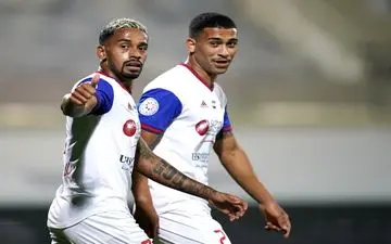 شارجه با همه ستاره‌ها مقابل تراکتور