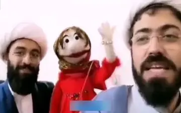 روحانی عروسک‌گردانی که با هنرش دین را تبلیغ می‌کند 