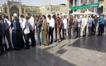 حضور پرشور مردم انقلابی قم پای صندوق‌های رأی + ویدئو