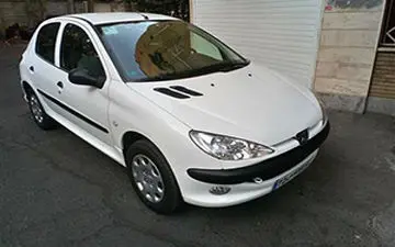 لحظه سرقت از خودروی ۲۰۶ در ۱۵ ثانیه!