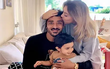 تصویر جدید همسر رضا قوچان‌ نژاد در حال اسباب‌کشی