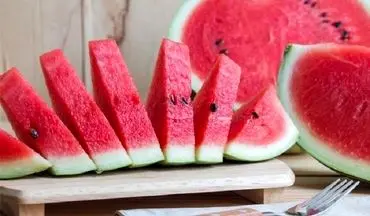 ۸ دلیل برای خوردن هندوانه در روزهای گرم