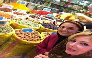 تیپ نیوشا ضیغمی و نرگس محمدی در نصف جهان+ عکس