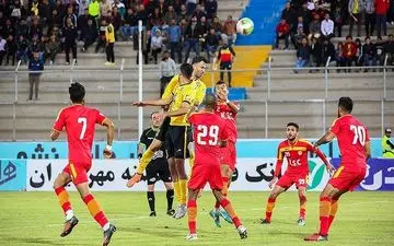  کارت بازی هافبک ژاپنی فولاد صادر شد