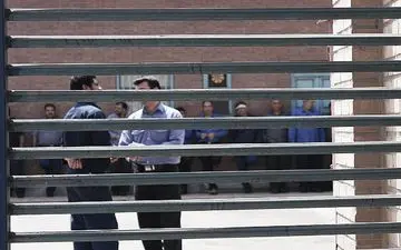 قول پرداخت یک ماه حقوق کارگران گروه ملی تا هفته آینده / دیدار با کارگران نیشکر هفت‌تپه