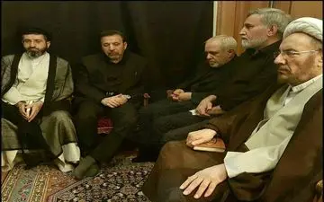 عکس/ فرزند رهبر انقلاب درمنزل صادق خرازی