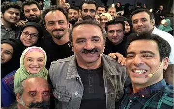 سلفی نیما فلاح و همسرش به همراه هنرمندان در جزیره کیش (عکس)