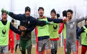 تمرین شاداب شاگردان کرانچار در هوای بارانی