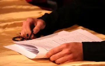 گزارش تصویری/ نمایشنامه‌خوانی آثار برگزیده تئاتر مردمی "بچه‌های مسجد"  درحوزه هنری کرمانشاه