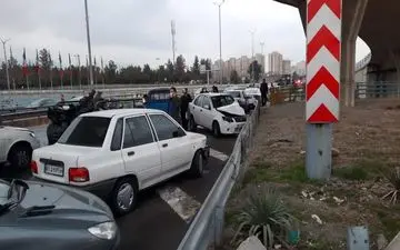 تصادف بین ۲ خودرو سواری در پلدختر ۷ زخمی بر جای گذاشت