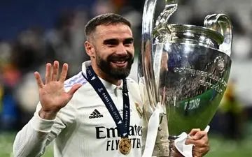 رئال مادرید قرارداد کارواخال را تمدید کرد