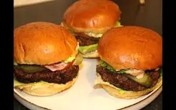 طرز تهیه پروتئین برگر خانگی خوشمزه!