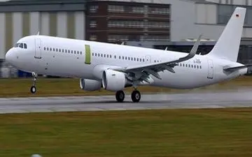 فرود اضطراری به دلیل سوراخ شدن محفظه موتور هواپیما 