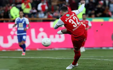 یک پرسپولیسی ابرخلافکار از آب در آمد