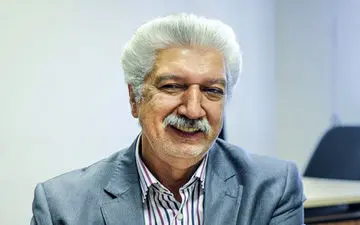 هنوز زنده ایم و در خانه آواز می‌خوانیم/ روایت یک برخورد نامناسب