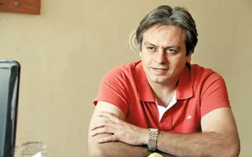 بازی با قطر غیرقابل پیش‌بینی است/ از نبود مسلمان و رفیعی در تیم ملی تعجب‌ می‌کنم