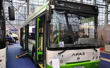 واردات اتوبوس خیانت به کشور است