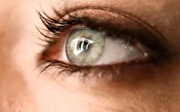 تفاوت‌های جالب و عجیب چشم روشن‌ها با چشم تیره‌ها