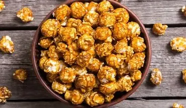 طرز تهیه پاپ کورن کاراملی؛ میان‌وعده‌ای خوشمزه و خانگی با طعمی خاص