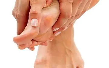 روش‌های خانگی موثر برای درمان میخچه/ راه‌حل‌هایی طبیعی و آسان