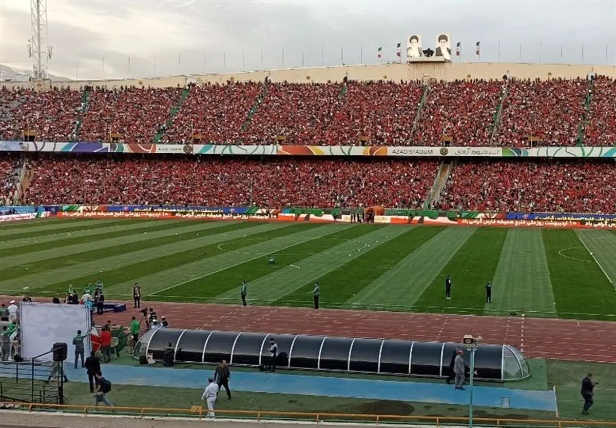 پُر شدن ورزشگاه آزادی شعارهای تند هواداران پرسپولیس و سپاهان 