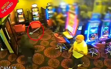 لحظه حمله مرد میانسال به سارق مسلح +فیلم 