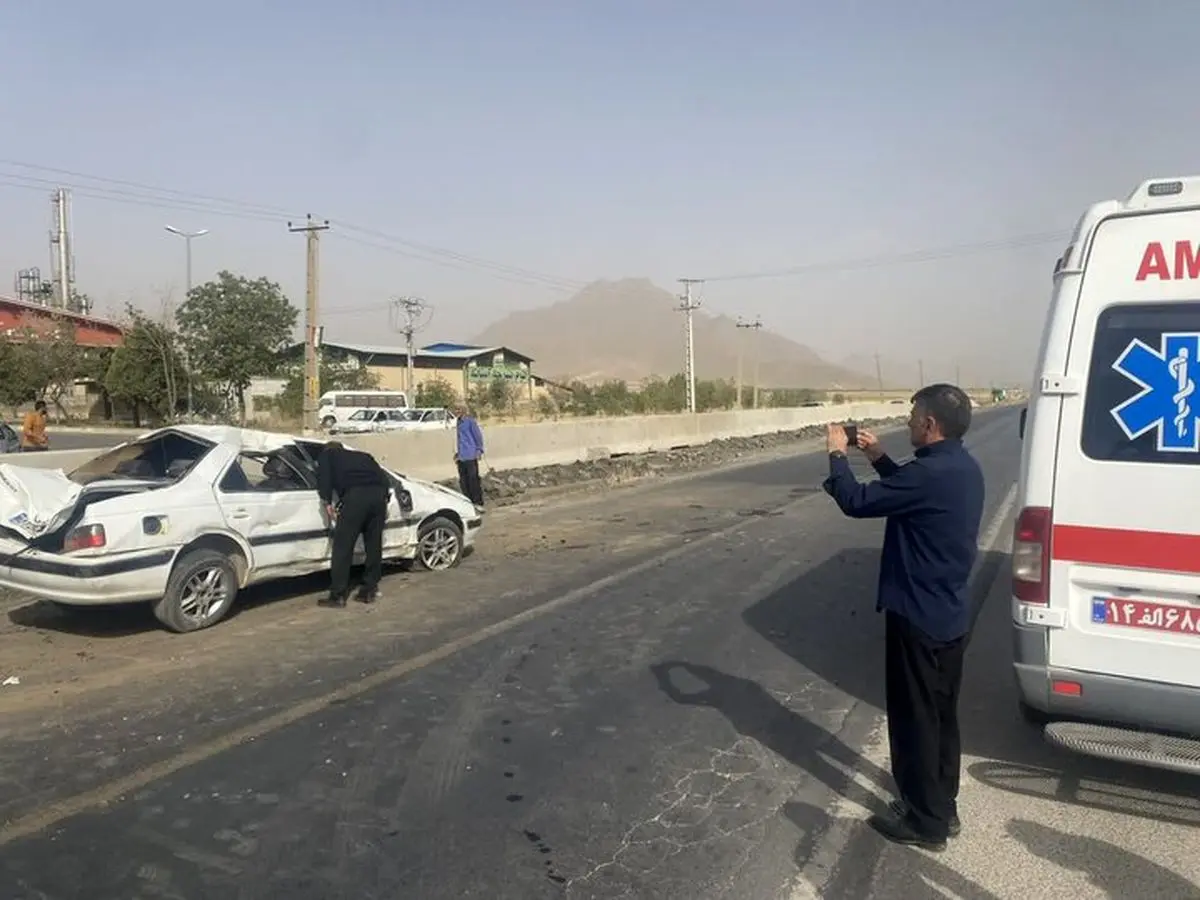واژگونی پژو پارس در شازند، هفت مصدوم برجای گذاشت