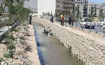 سقوط خودرو به رودخانه شهرک فرهنگیان همدان