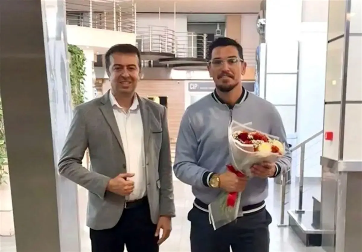 اوسمار تنها نمی‌ماند؛ دست راست برزیلی‌اش به پرسپولیس رسید