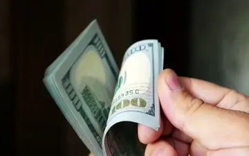 دلار و یورو اندکی گران شد 